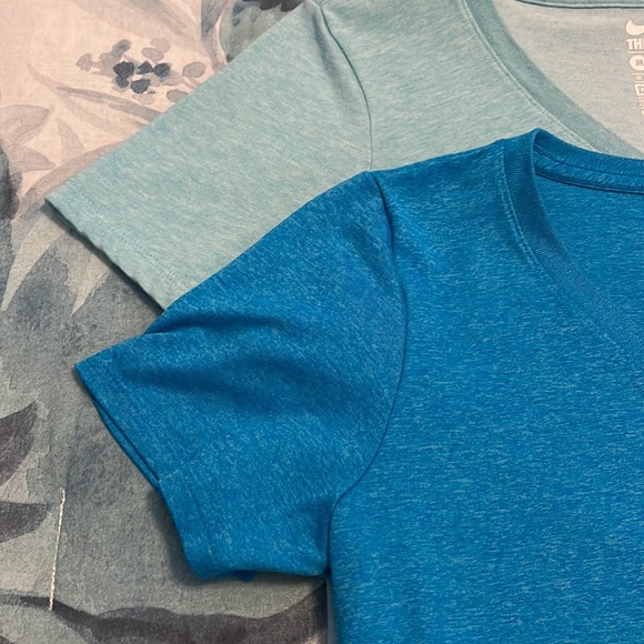 2 Nike dri fit short sleeve shirts size medium - Picture 3 of 9